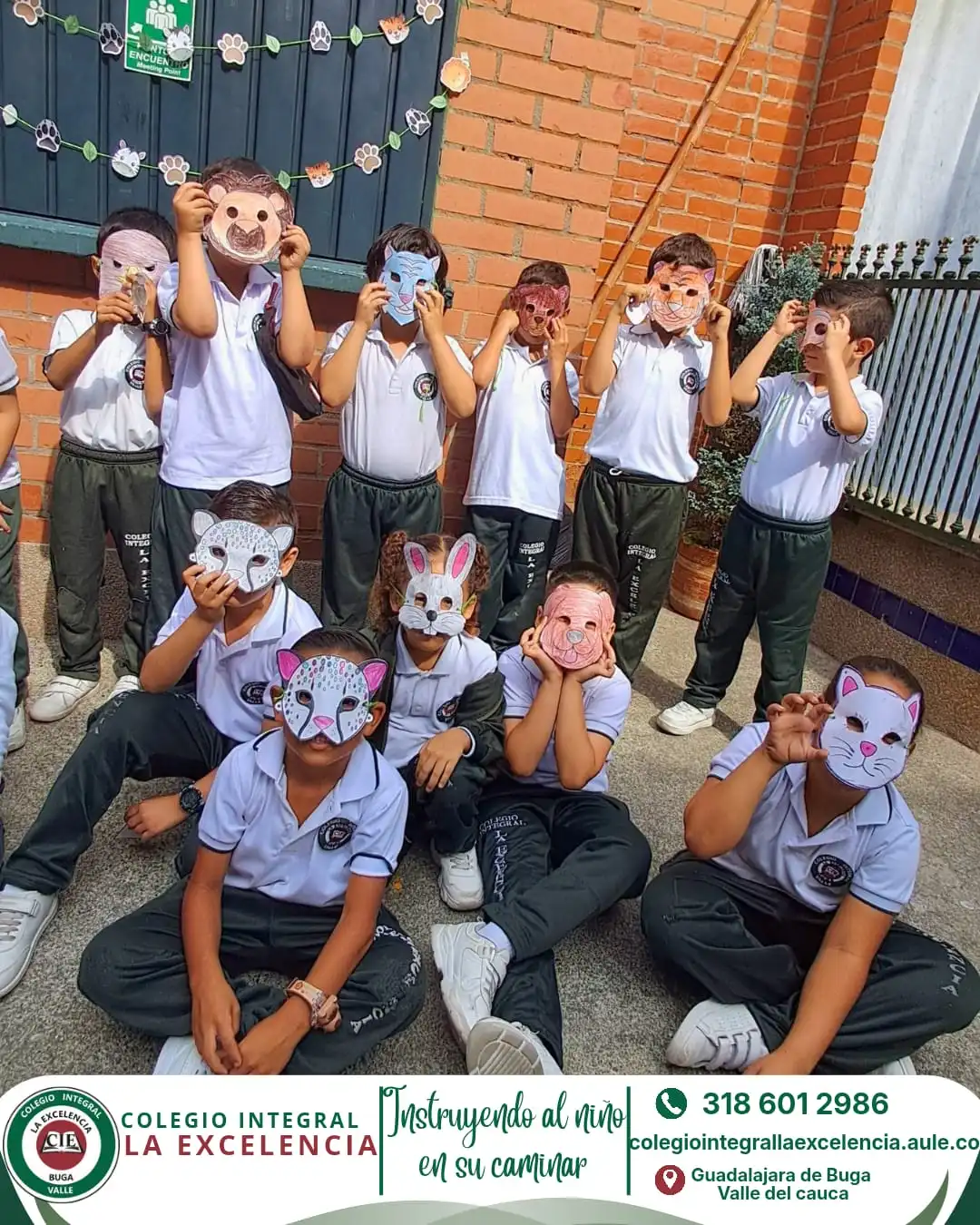 Niños en clase de inglés